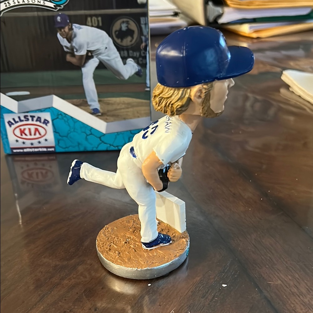 Clayton Kershaw Bobblehead - Picture 4 of 5